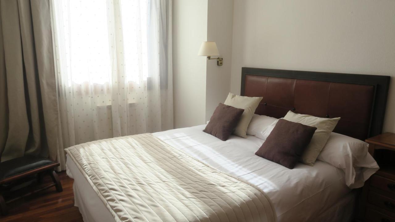 Apartamentos Palacio Azcarate Travesia Calvario Ezcaray Luaran gambar